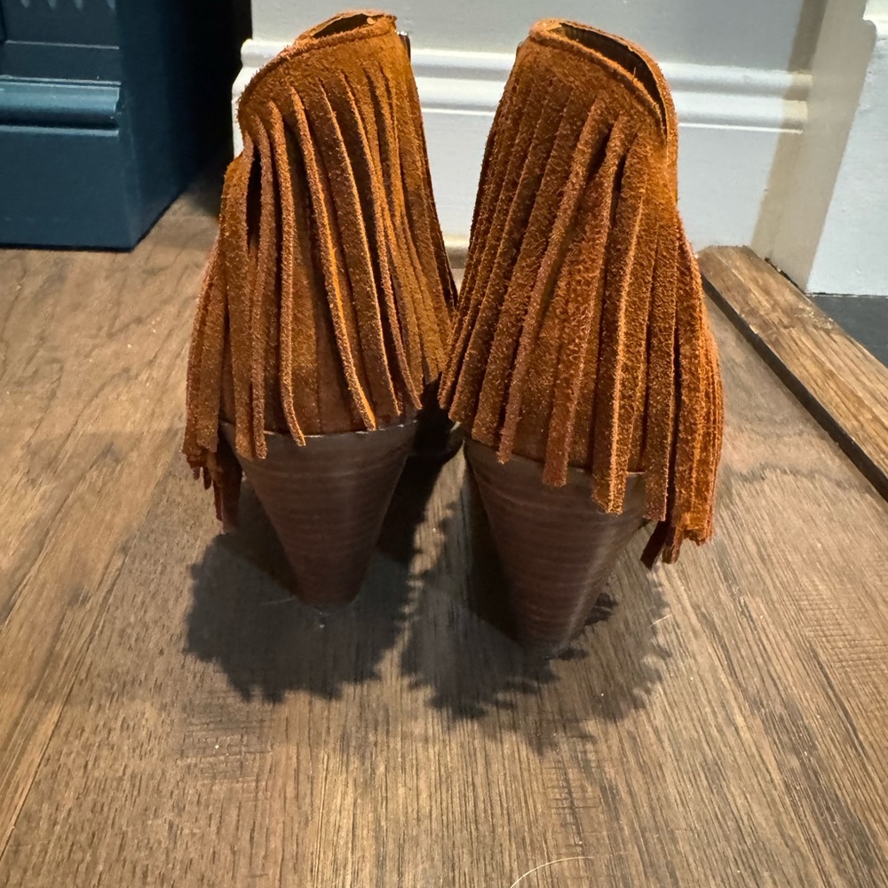 Jessica Simpson Rust Fringe Boots - Picture 3 of 7